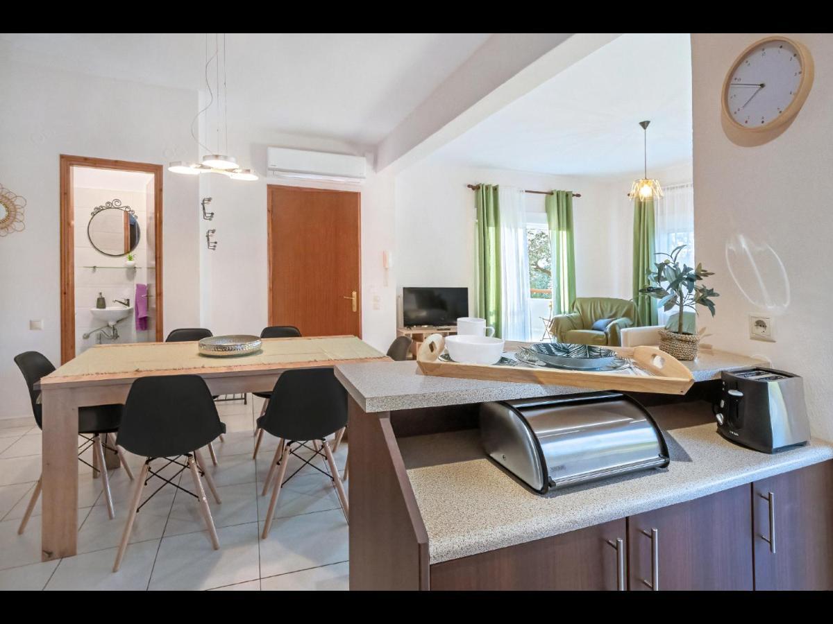 Omalia Apartment Prínos 外观 照片