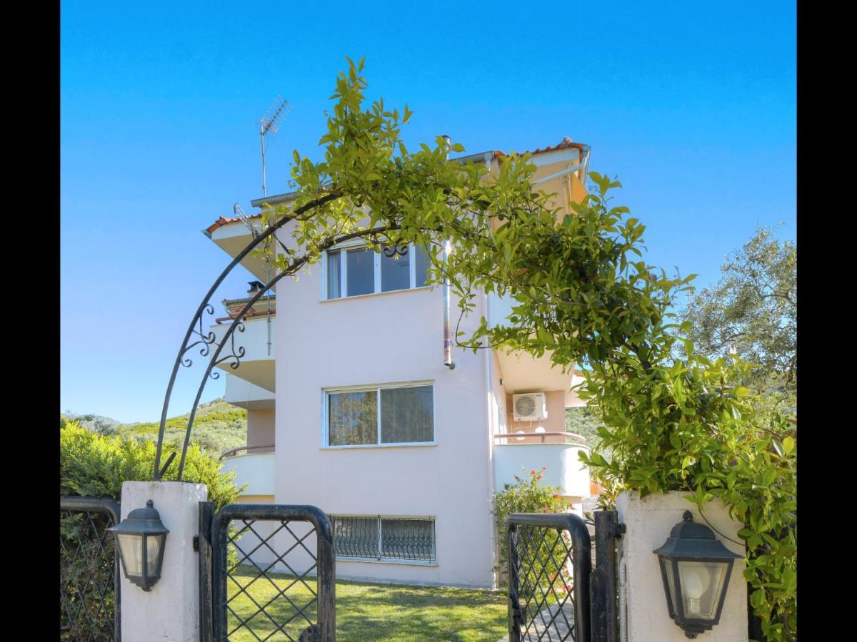 Omalia Apartment Prínos 外观 照片